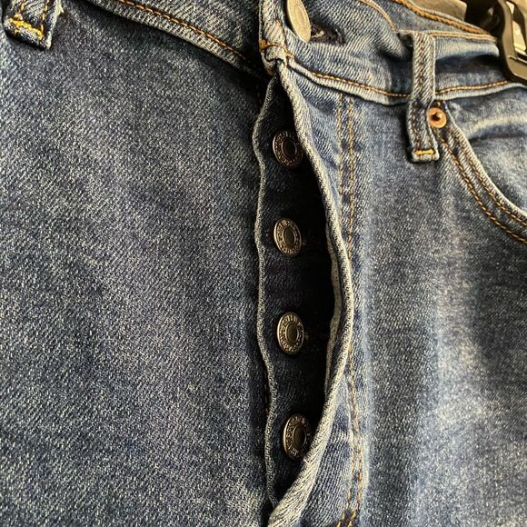 Levi’s Wedgie Straight Women’s Button Fly Raw Hem Size 32 Distressed UB1-23 - Picture 5 of 11